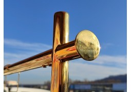 Стійка для торгівлі одгом та сукнями з золотою полицею